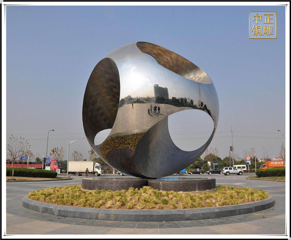 不銹鋼廣場(chǎng)雕塑.jpg