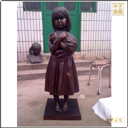 鑄銅關公 小女孩手抱寵物銅雕塑