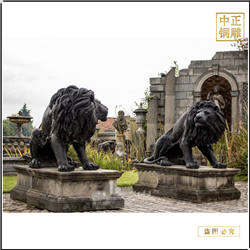 鑄銅關(guān)公 銅獅子擺件圖片