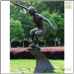 鑄銅關(guān)公 少年玩滑板銅雕塑鑄造