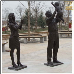 鑄銅關(guān)公 園林一家三口雕塑